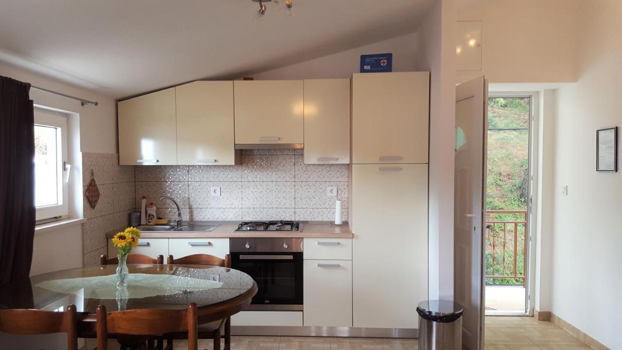 Adriatic Beach Suites Omiš Exteriör bild