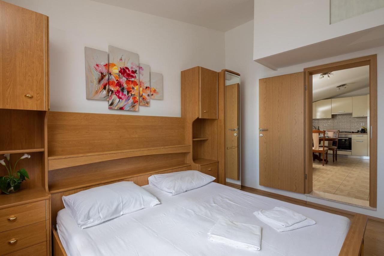 Adriatic Beach Suites Omiš Exteriör bild