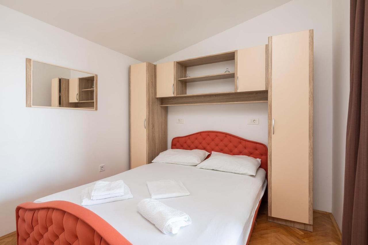 Adriatic Beach Suites Omiš Exteriör bild